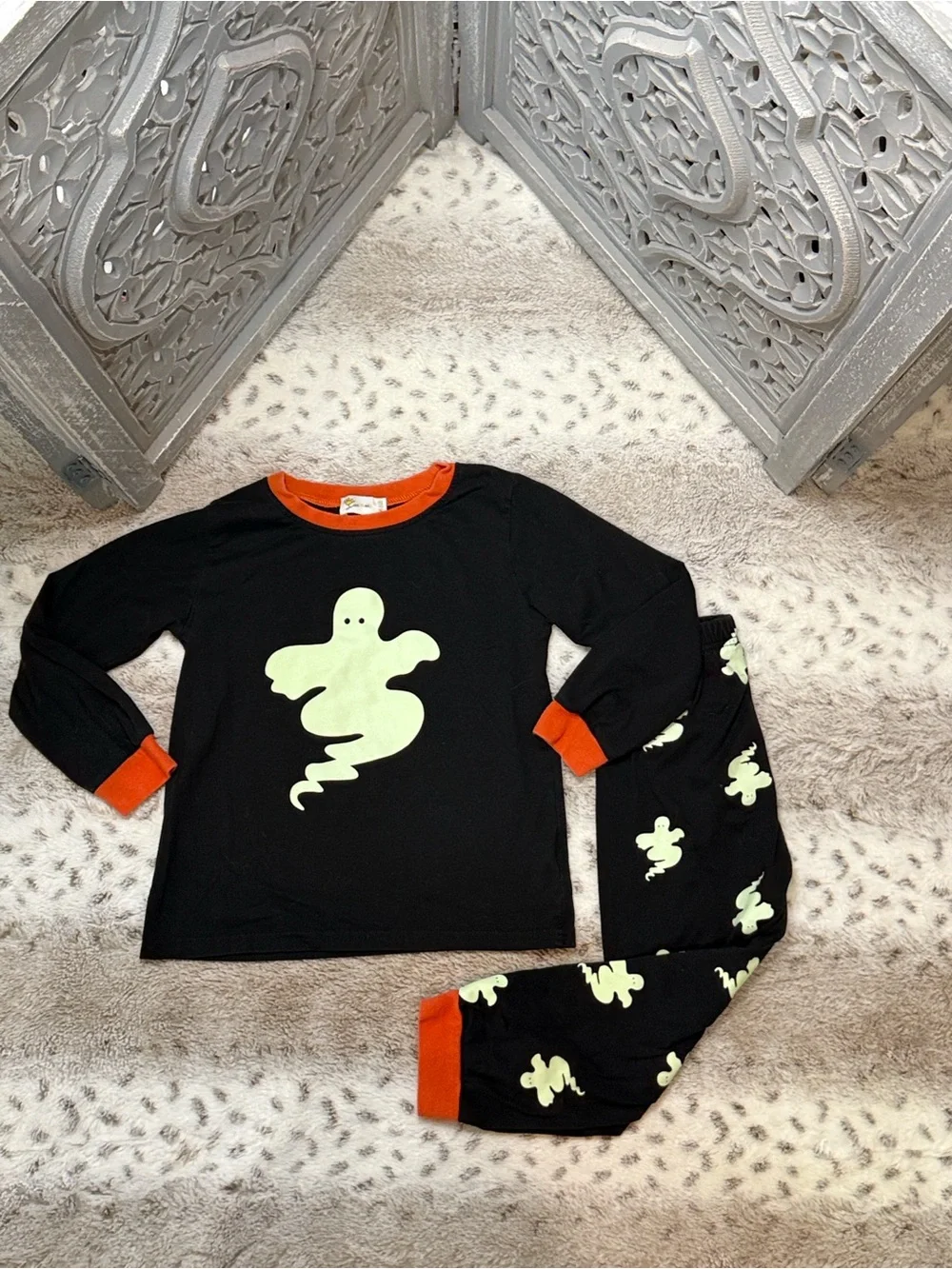 Glow in the Dark ghost pajama set boy size 7 Halloween loungewear trick or treat
